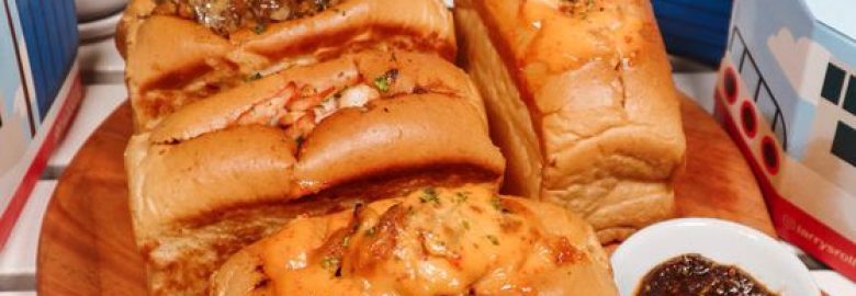 Larry’s Seafood Roll