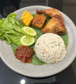 Ayam Bebek Angsa Masak Di Kuali