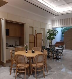 Atap Rumah Cafe – Hotel Casa Living Senopati