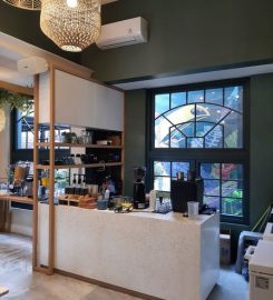 Atap Rumah Cafe – Hotel Casa Living Senopati